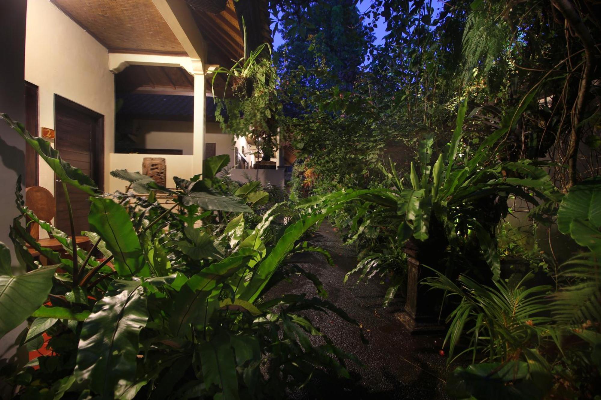 Sari Gong Guest House, A Trishula Collection Ubud Buitenkant foto